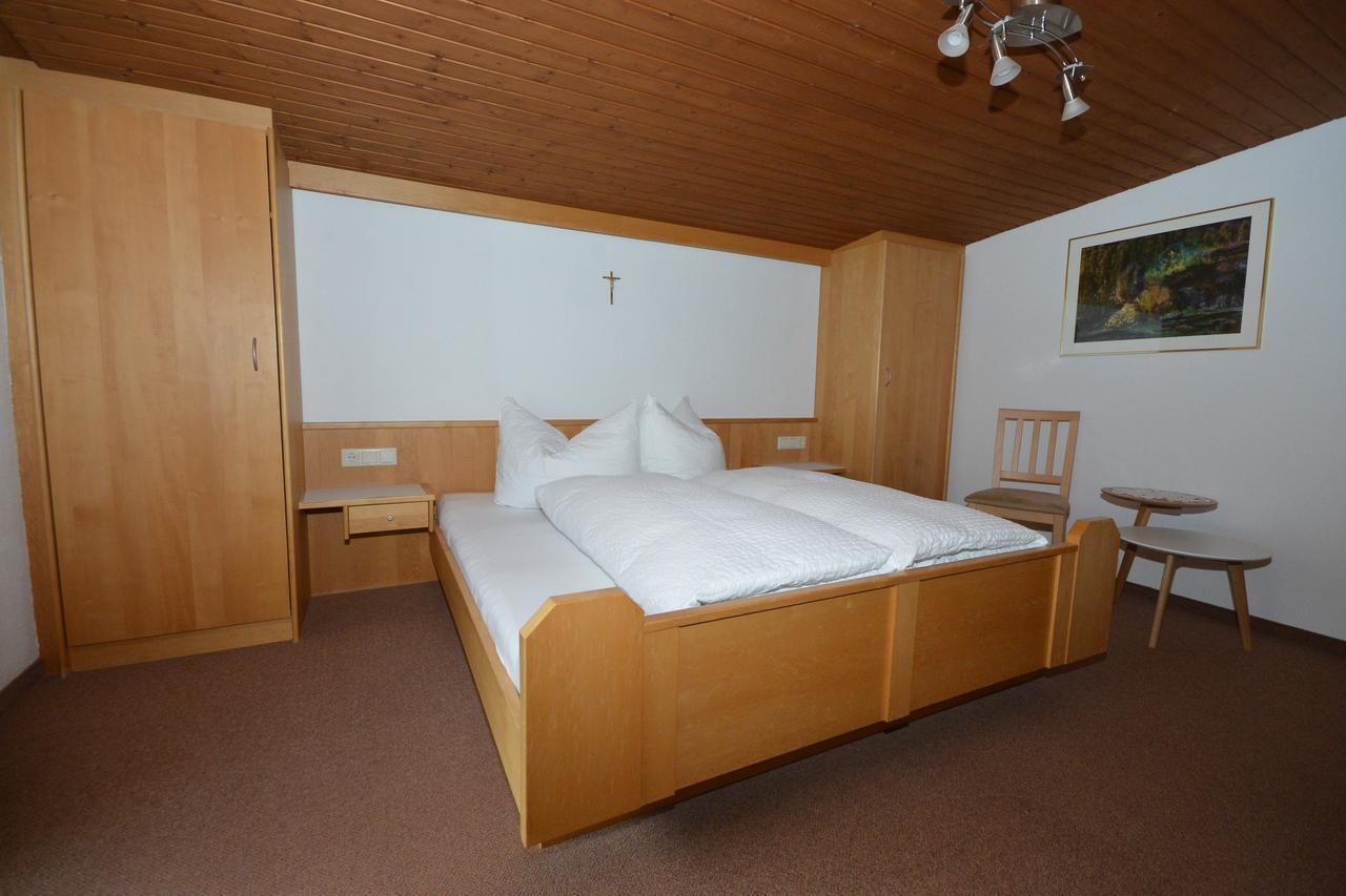 Haus Triumph Apartment Pettneu am Arlberg Exterior photo